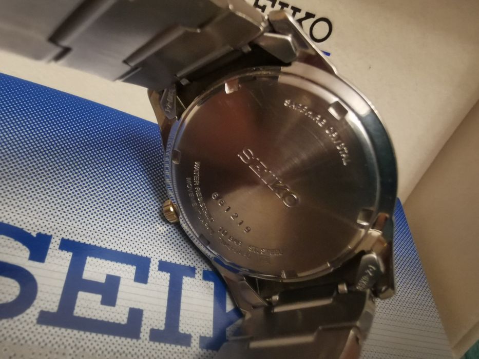 Seiko Sapphire 100M water resisit