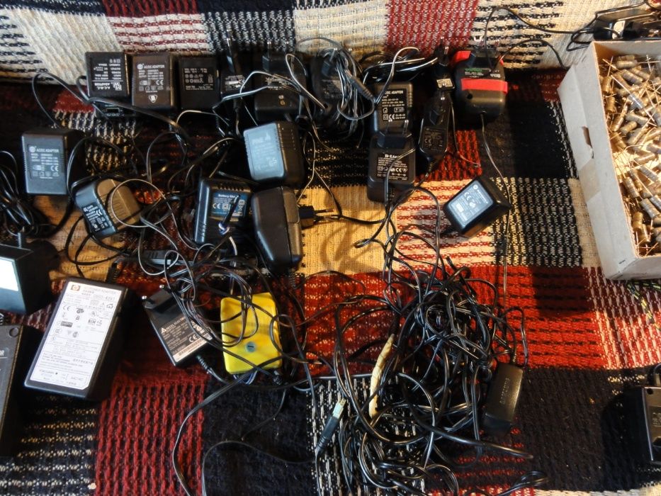 Zasilacze różne, kable komputerowe,zasilające,audio,tel. i itp