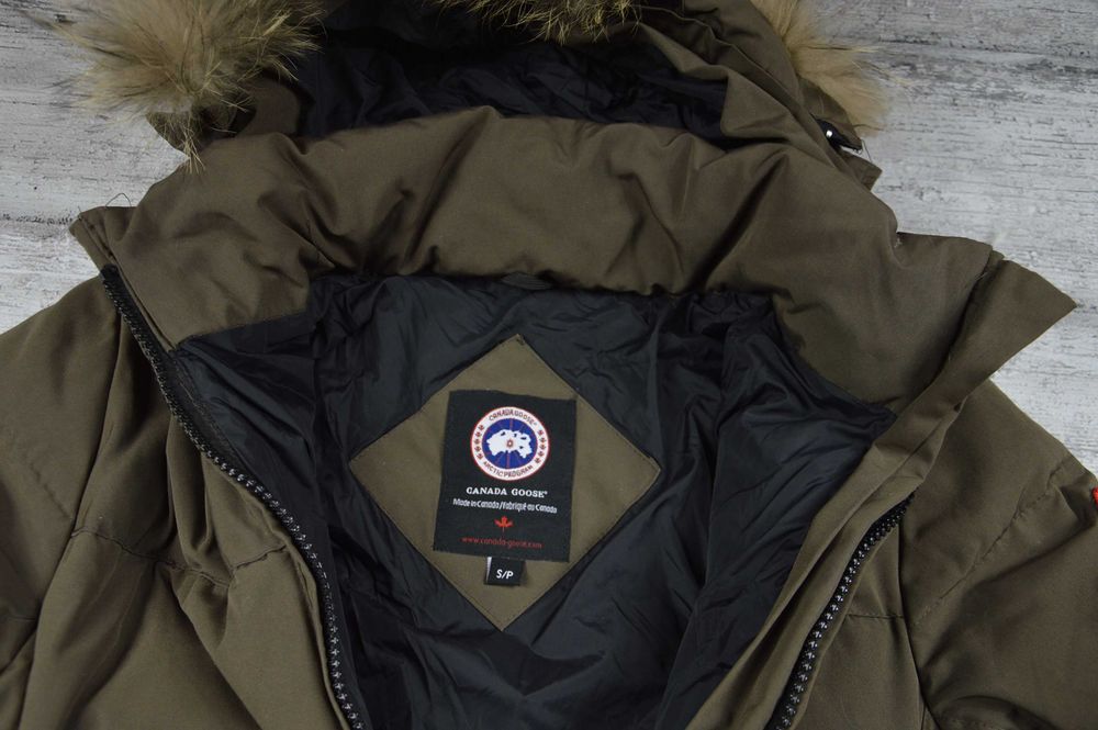 Canada Goose damska kurtka puchowa parka z futrem zimowa gruba - S