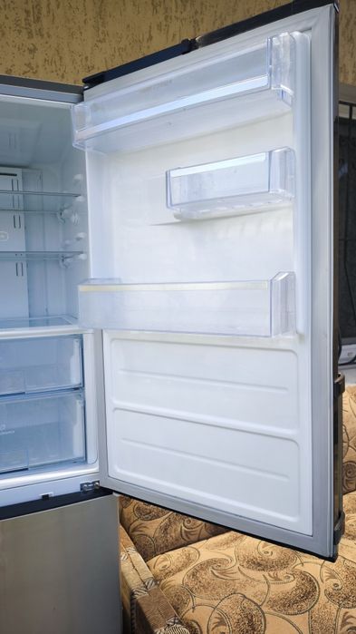 Продам холодильник в чудовому стані