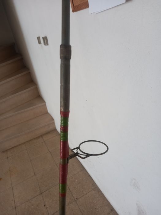 Cana de pesca Antiga com carreto.
