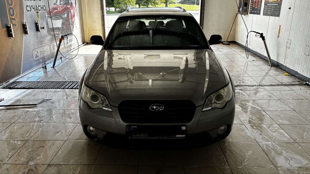 Subaru outback 2,5 автомат 4х4