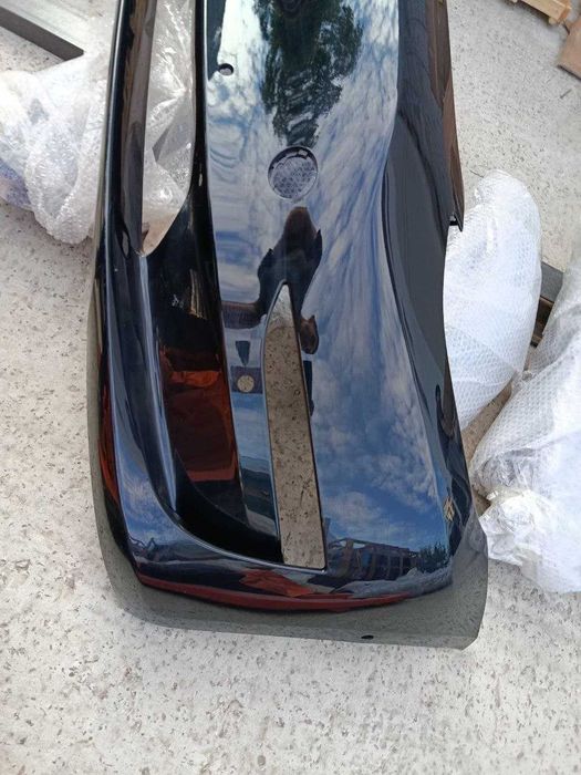 Передній бампер tesla M3 до рест ( під парктроніки )