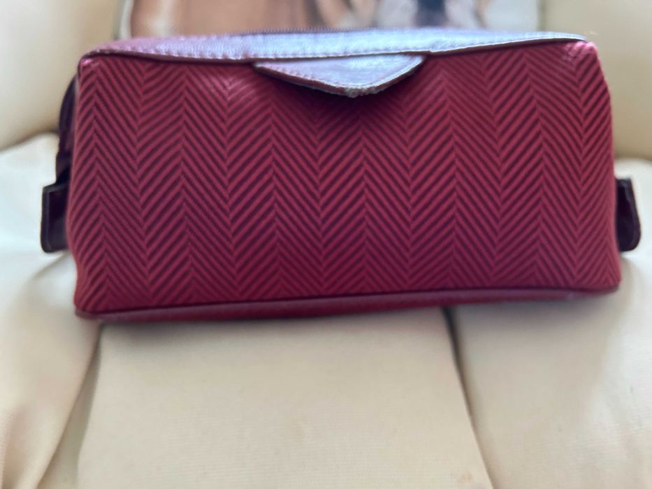Bolsa de viagem com montes de acessórios