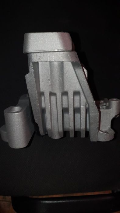 Jeep Cherokee KL 2.4 3.2L ліва права подушка двигуна гідравлічна 4види