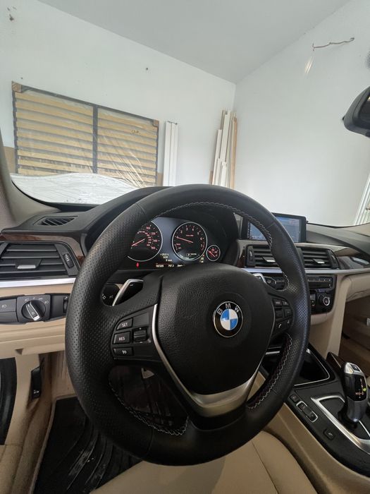 Кермо руль  f30 в гарному стані, лепістки м строчка!