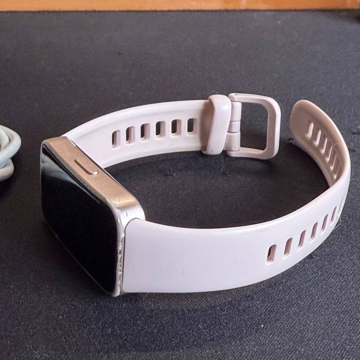 Smartband / Pulseira de Atividade Rosa + Cabo de Carregamento — 15€