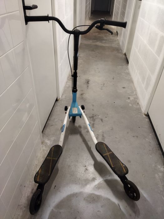 Trotinete de 3 rodas