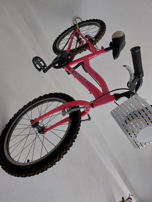 Bicicleta de criança com pouca utilização