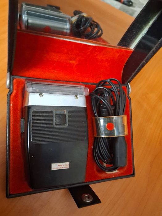 Продаются  две бритвы.