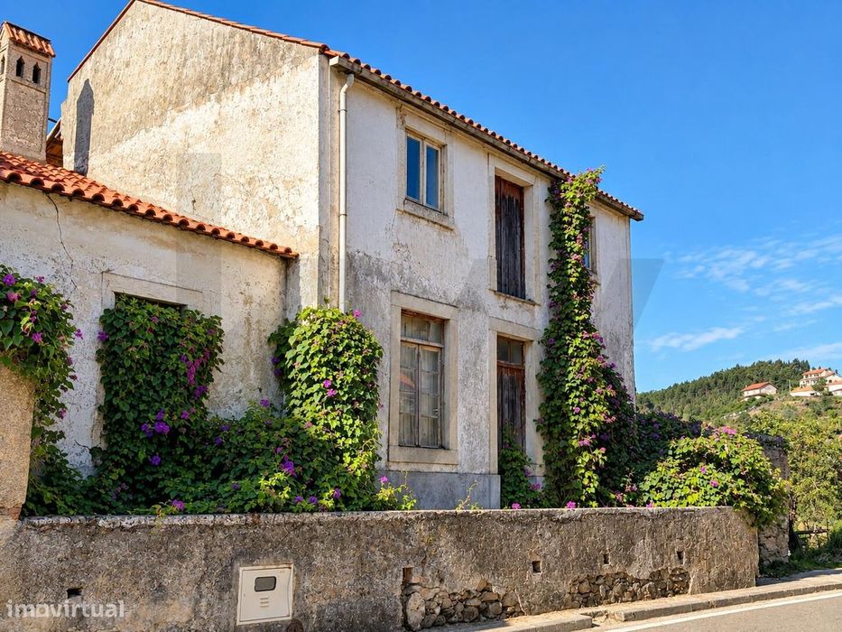 Moradia Para Reabilitar Com Terreno | Dianteiro, Eiras – Coimbra