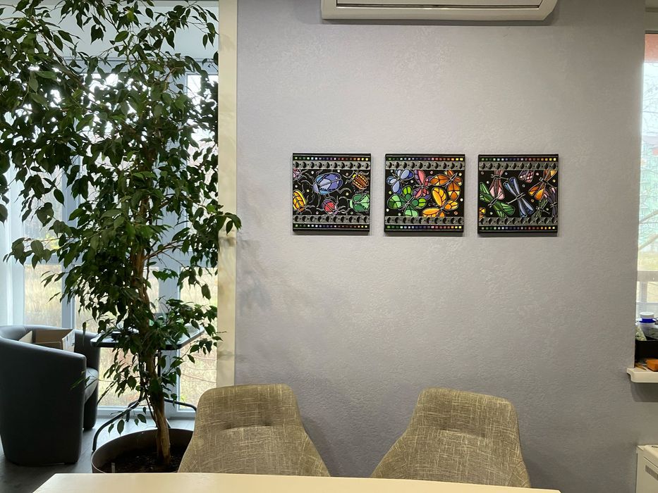 Картина Райдужні метелики, 30×30 акріл, авторська, гачечок у подарунок