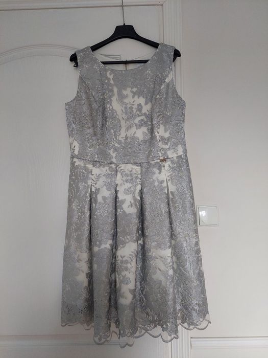 Sukienka koronkowa srebrna r.40/42 midi