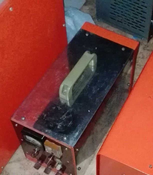 Пуско -зарядное. 12В, 24В, 300а.