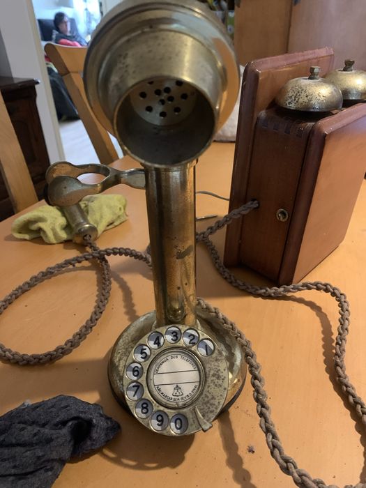 Telefone antigo