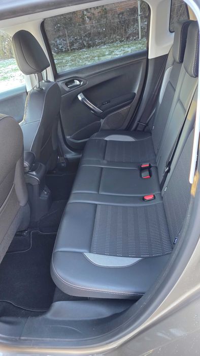 PEUGEOT 2008 bezwypadkowy 95 tyś km