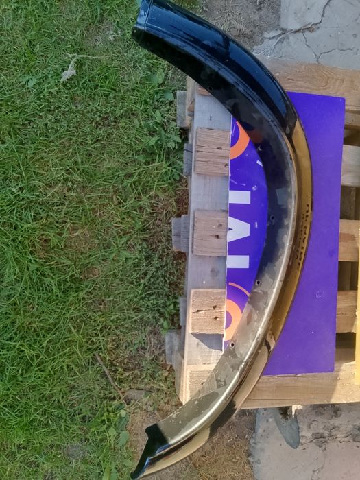 Продам накладку на крыло форд