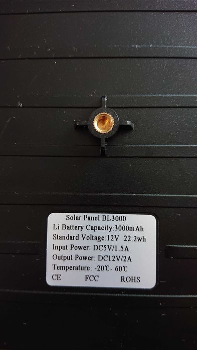 Panel solarny z akumulatorem