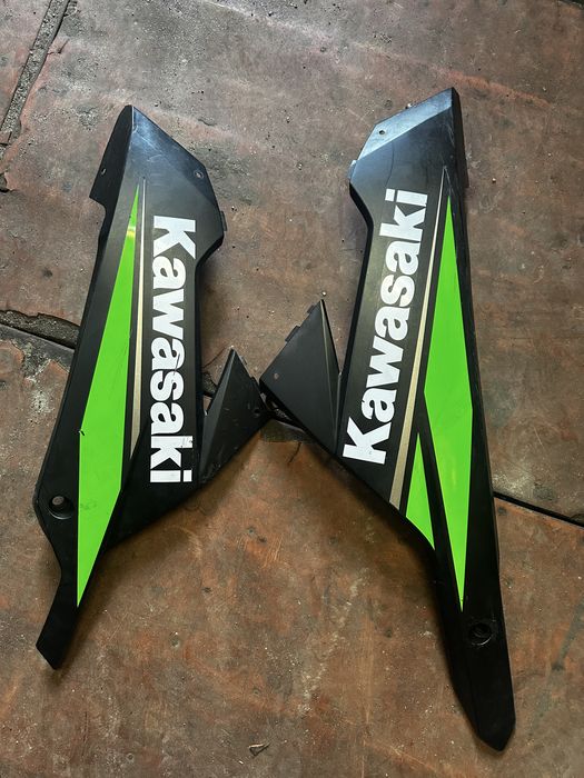 Пластик kawasaki ninja ex300 весь комплект , пасажирские  подножки