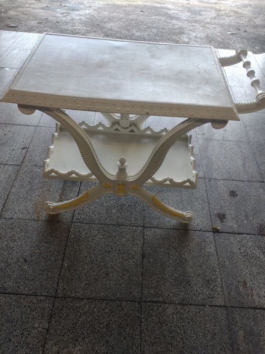 Mesa tipo garrafeira