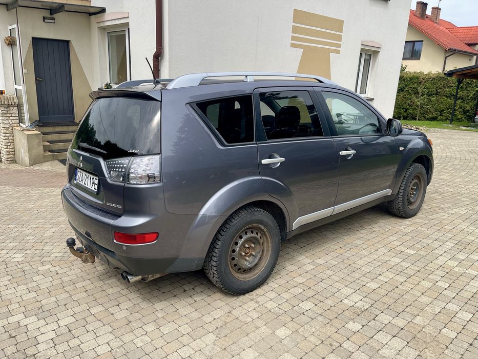 Mitsubishi Outlander 4x4 7osobowy. 2.2. Czytaj opis