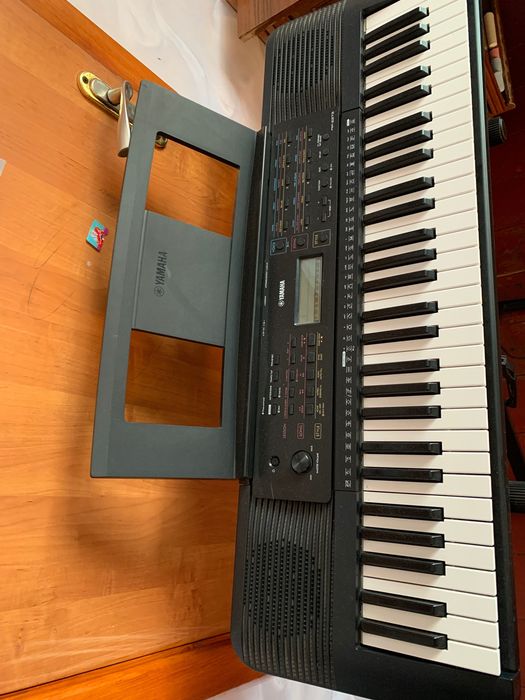 Синтезатор Yamaha PSR-E273