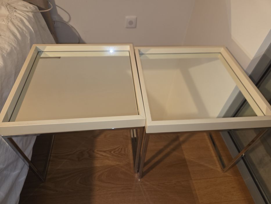 Mesa-de-cabeceira lac. mate belje escuro com pés inox