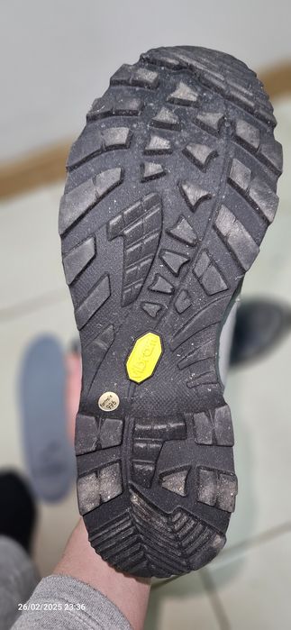 Botas de Caminhada/Montanha LOWA Khumbu II GTX (Gore-Tex / Vibram) – Tam. 38