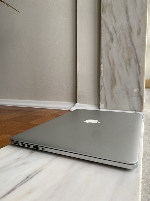 MacBook Pro Retina 15” (Mid 2012) – Core i7 / 256GB SSD