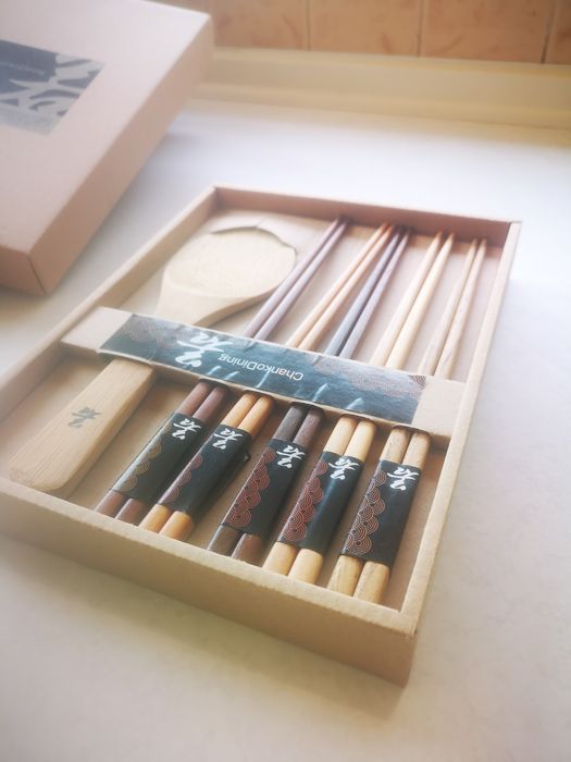 Суши подарочный набор палочек в упаковке
