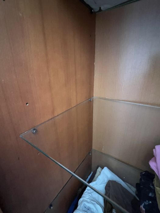 Armário/Vitrine de Madeira com 2 Portas de Vidro