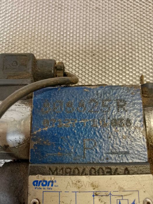 Zawór sterujący kierunkowy , rozdzielacz