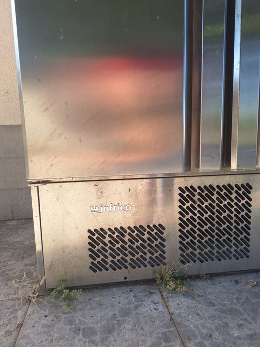 Arca Frigorífica Profissional Infrico ME1000BAN 589L | A Funcionar | Inox