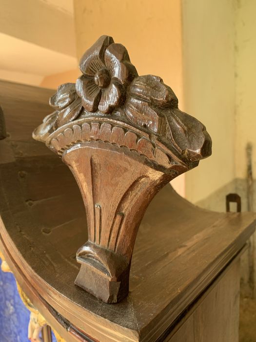 Oratório em pau santo