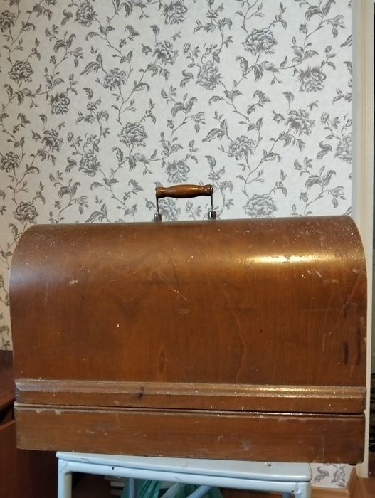 Швейна машинка стара