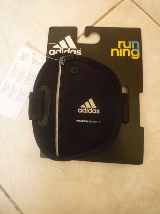 Bolsa/braçadeira Adidas telemóvel pequeno ou MP3 com de  saída fones