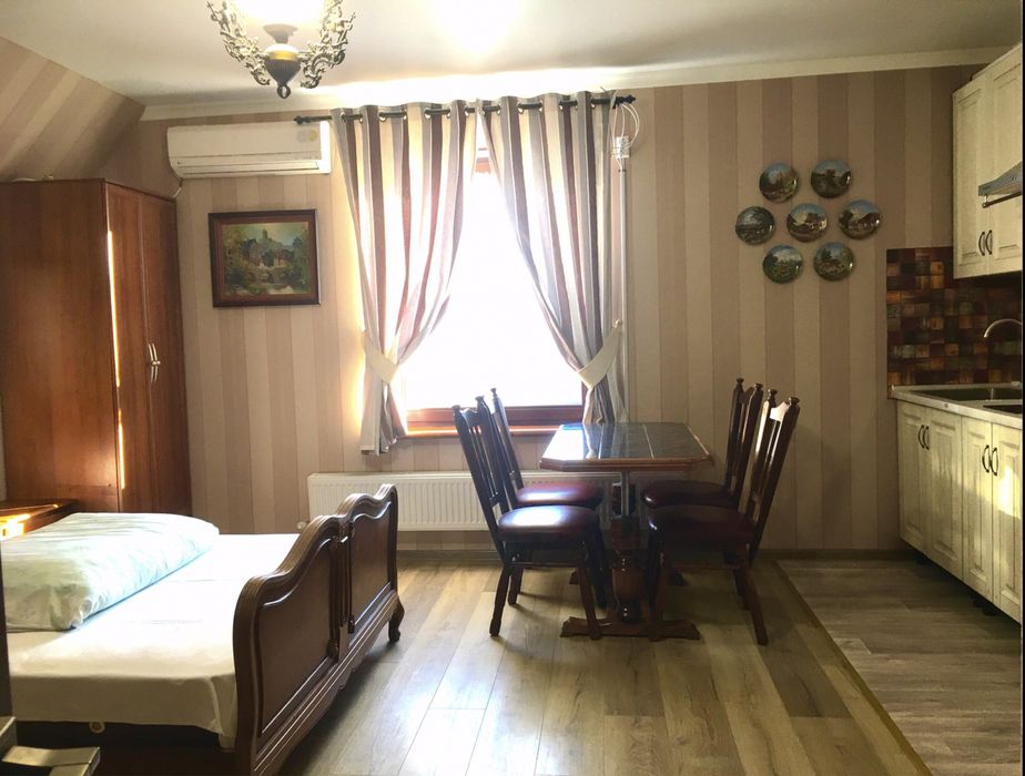 Гостьовий будинок( апартаменти) , подобово.