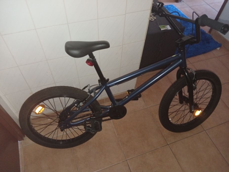 btwin bmx wipe 500 de 20 polegadas na cor azul