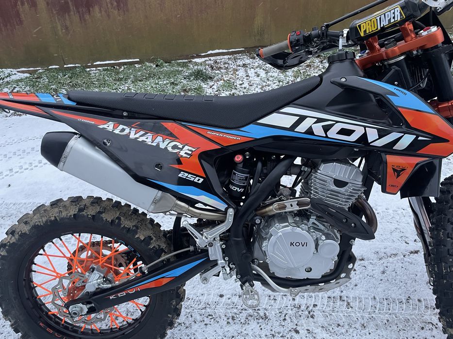 Мотоцикл кові адванс 250