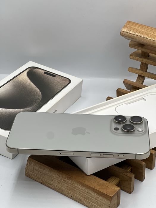 iPhone 15 Pro Max 256Gb natural  з рідною коробкою фізична сім