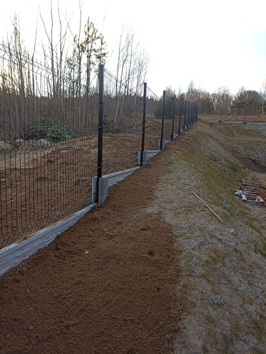 Montaż ogrodzenia panelowego 3D i z siatki