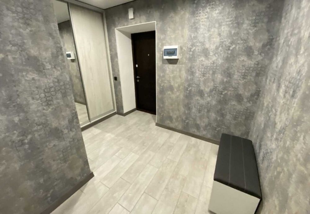 1 квартира вул.Запорізька Є ліжко та диван Новобудова