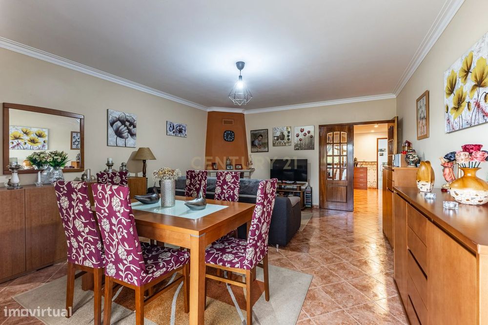 T3 com suíte e garagem - Localização tranquila para viver em família