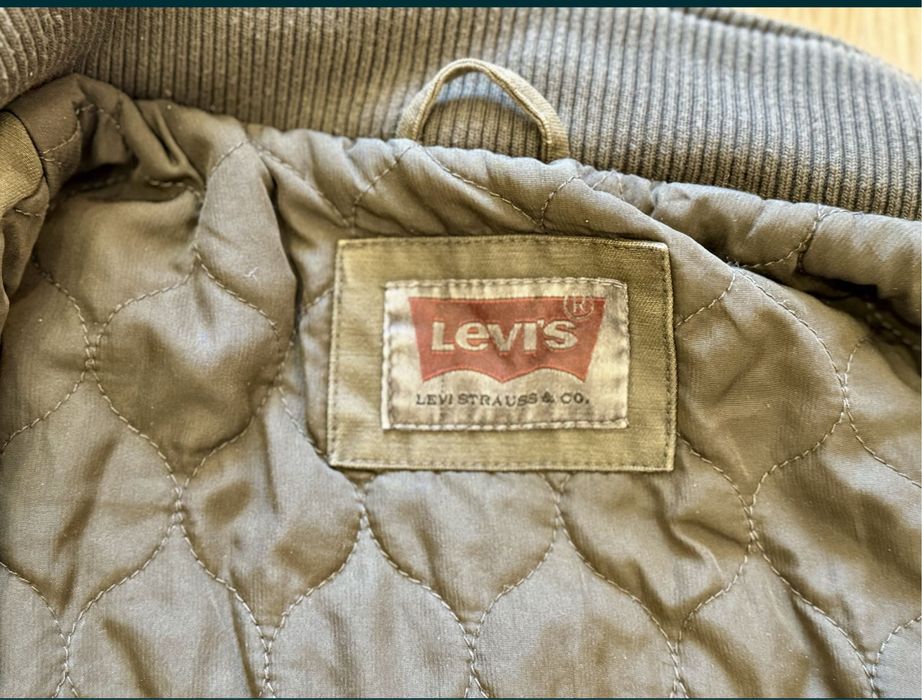 Продам куртку Levi’s