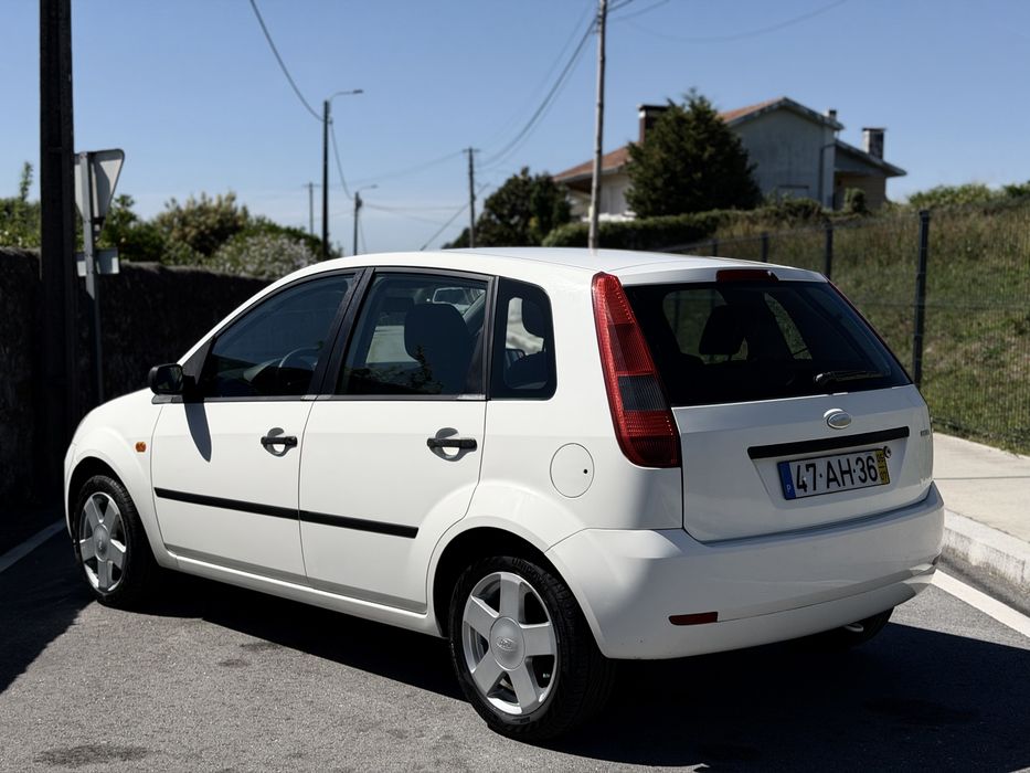 Ford Fiesta 1.4 TDCi Nacional – Económico e Fiável