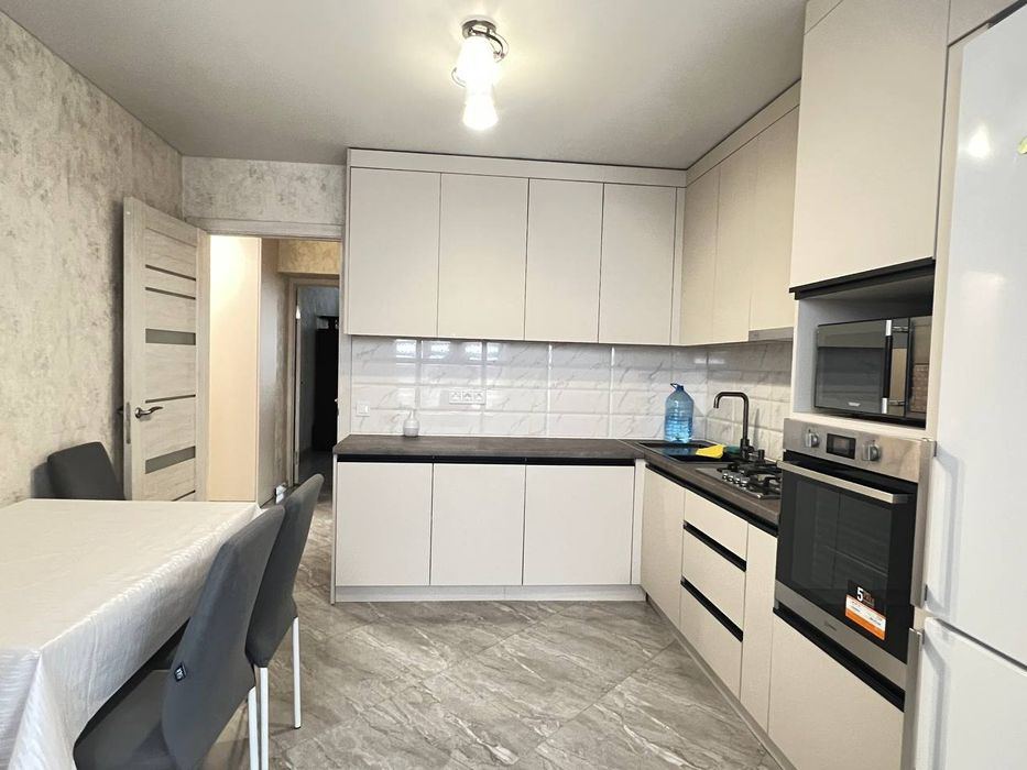 Подобово від власника. Замостя, зал.вокзал,Нокаут