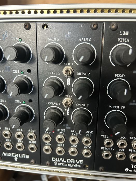 Módulos sintetizadores da Erica Synth