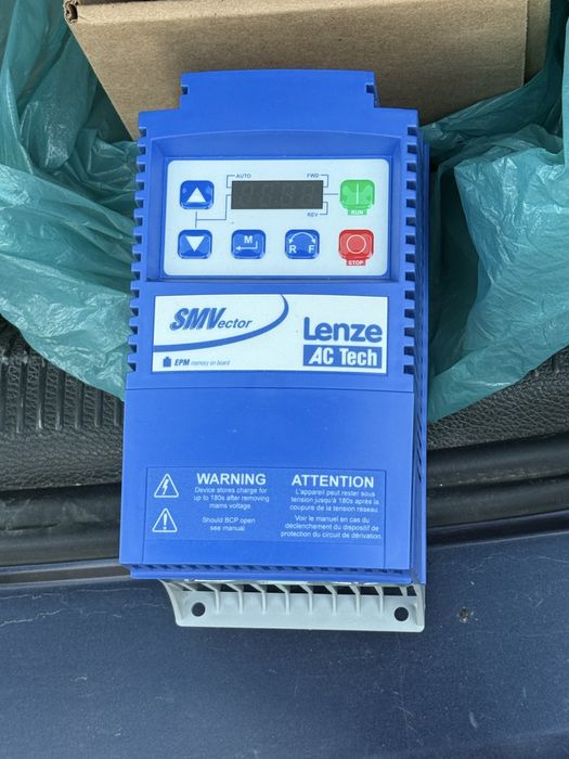 Частотний перетворювач Lenze AC Tech SMVector (VFD, інвертор)