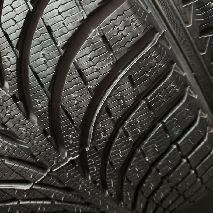 275/45/20 XL Michelin Latitude Zima