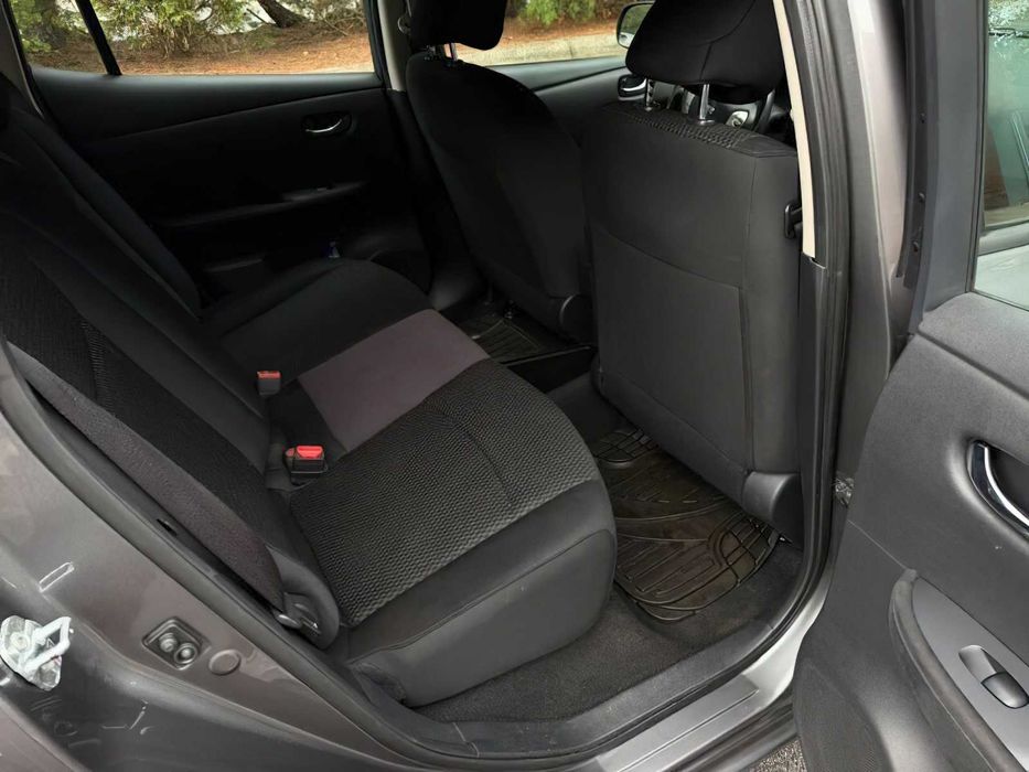 Nissan LEAF      2015